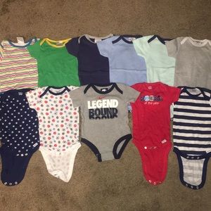 11 Onesies 3-6m